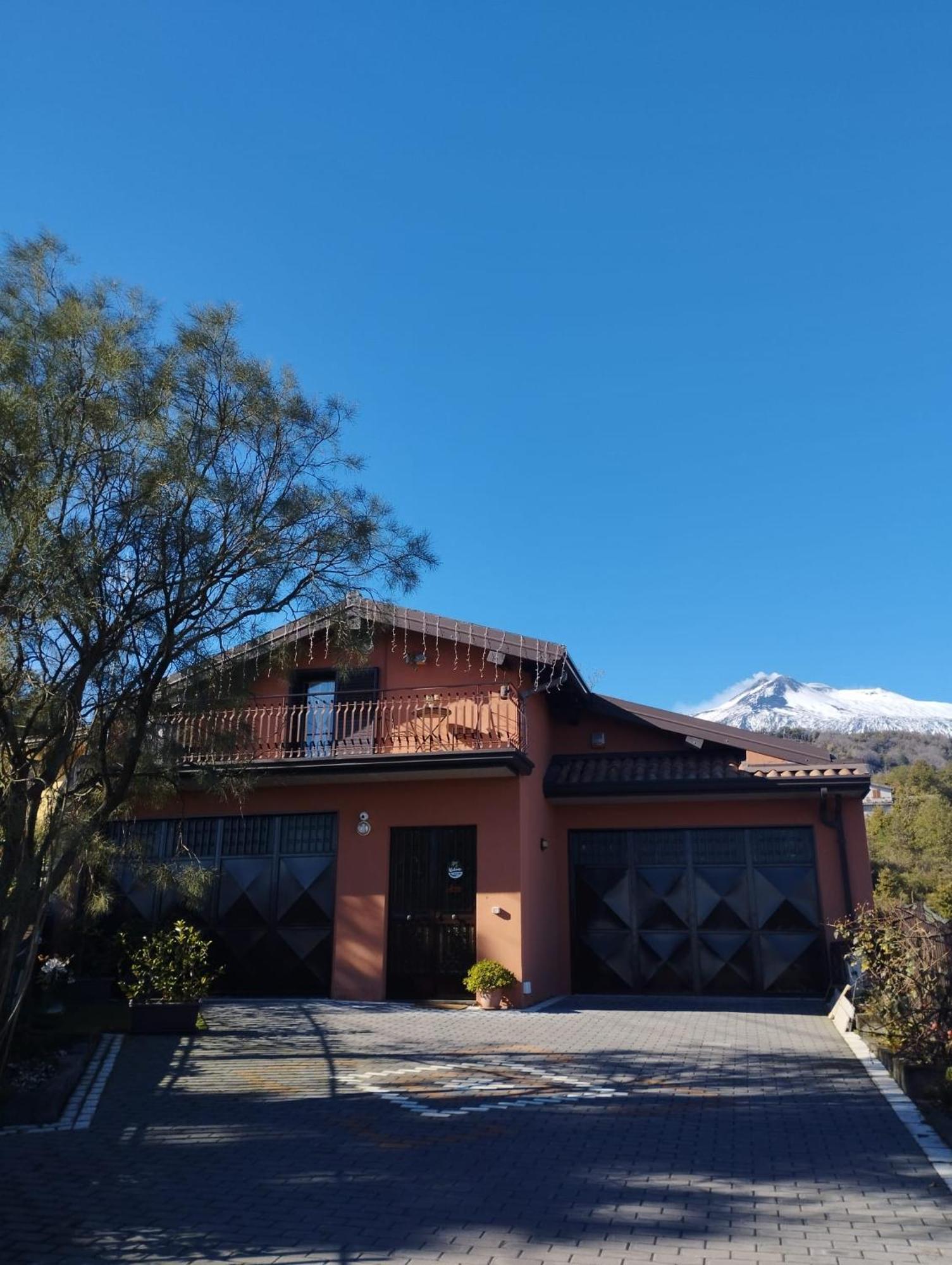 Petite Maison Dell'Etna Milo Exterior photo